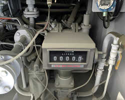 Контролируем слив топлива точными приборами учёта - счётчиками газа.